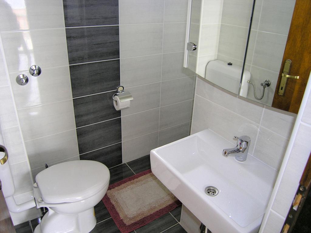 Apartments Sokolovic Крк Экстерьер фото