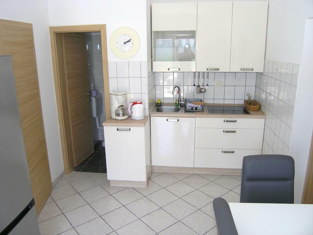 Apartments Sokolovic Крк Экстерьер фото